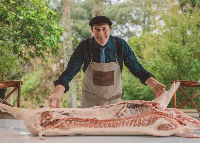 Alimenta 2025 tem aula show com especialista em cortes suínos